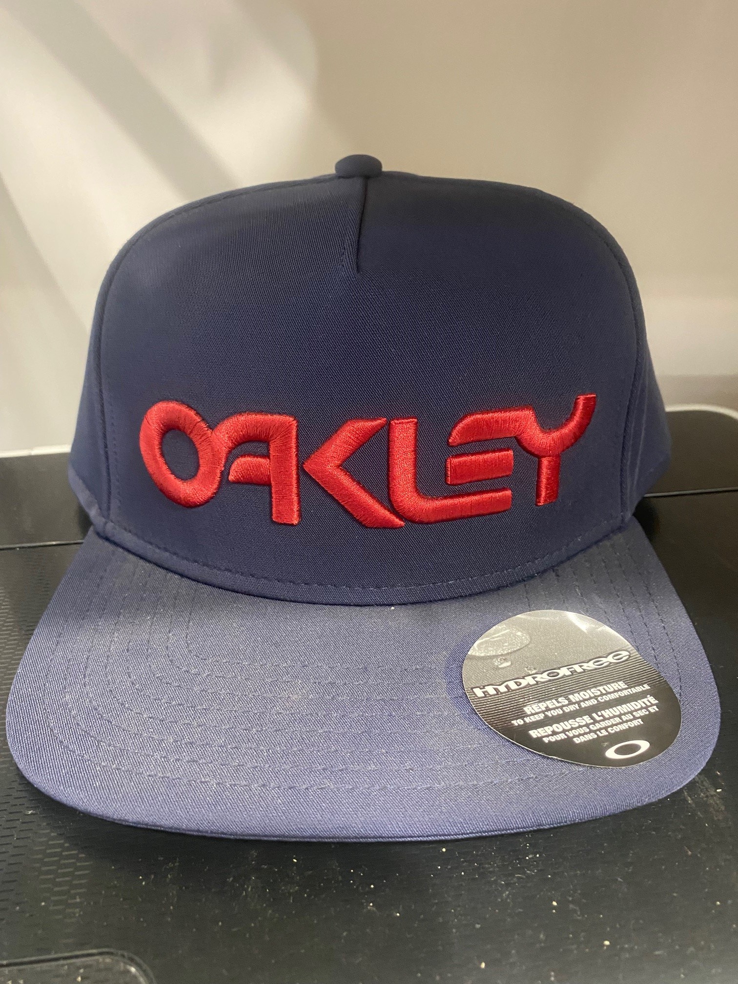 OAKLEY Genuine Typhoon Adult Cap Hat Navy/Red OS Yamaha - City West Yamaha